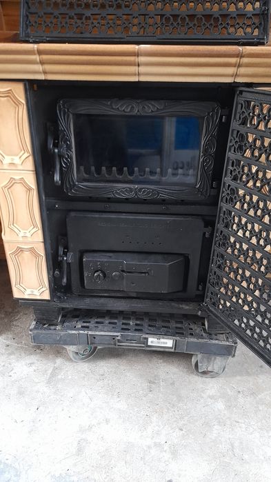 Piec kominek kaflowo żeliwny szamot Niemiecki Haas szyba do salonu bdb