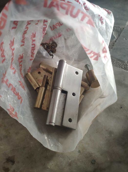 Fechaduras completas, canhões e dobradiças