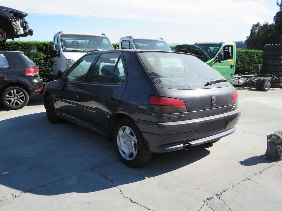 Peugeot 306 2.0HDi de 2000 - Peças Usadas