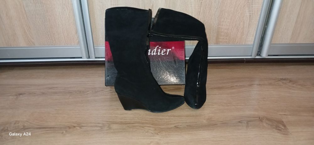 Продам жіночі чобітки!