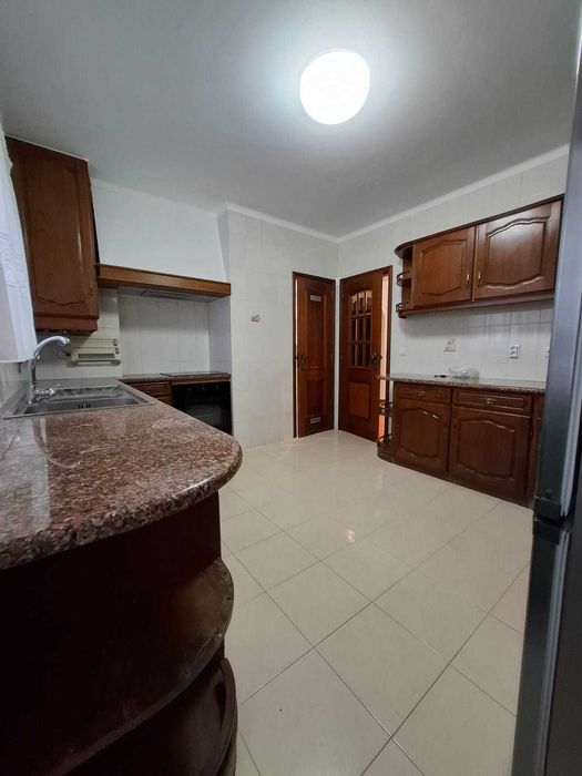 Arrenda-se apartamento
