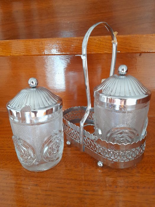 Conjunto frascos p/ doce em Prata cromada.