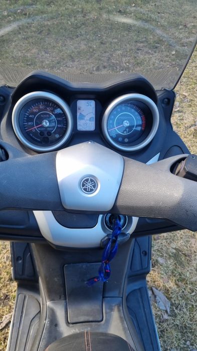 yamaha x-max 125