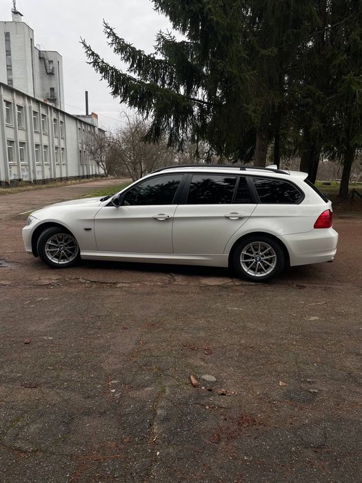 Продам BMW e91 320d
