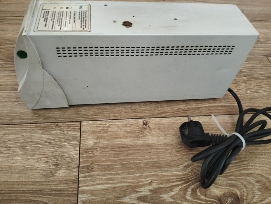 Zasilacz awaryjny UPS Ever CDS 700