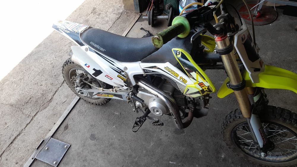 Pit bike  malcor junior semi automática