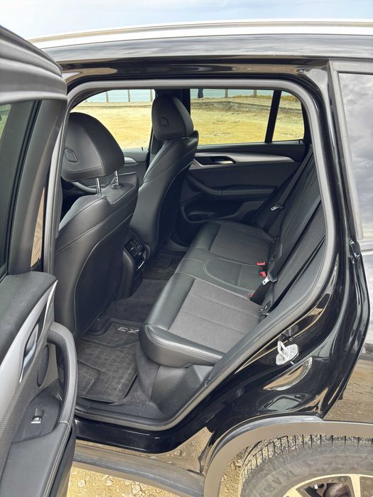 BMW X3 sDrive18d Automático | Nacional | 08/2019 | Volante M