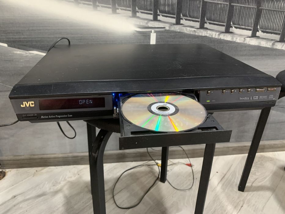 Продам DVD плеєр  JVC