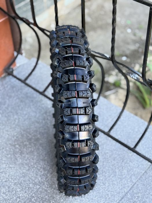 Мото шина задня 120/90 R18