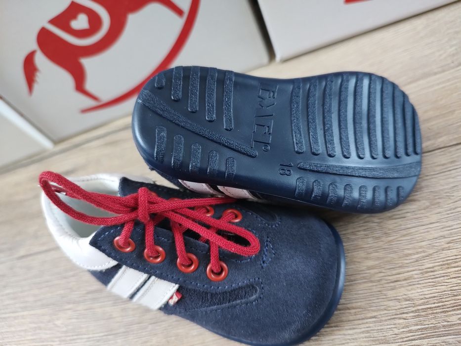 Trzewiki /Roczki Emel 18