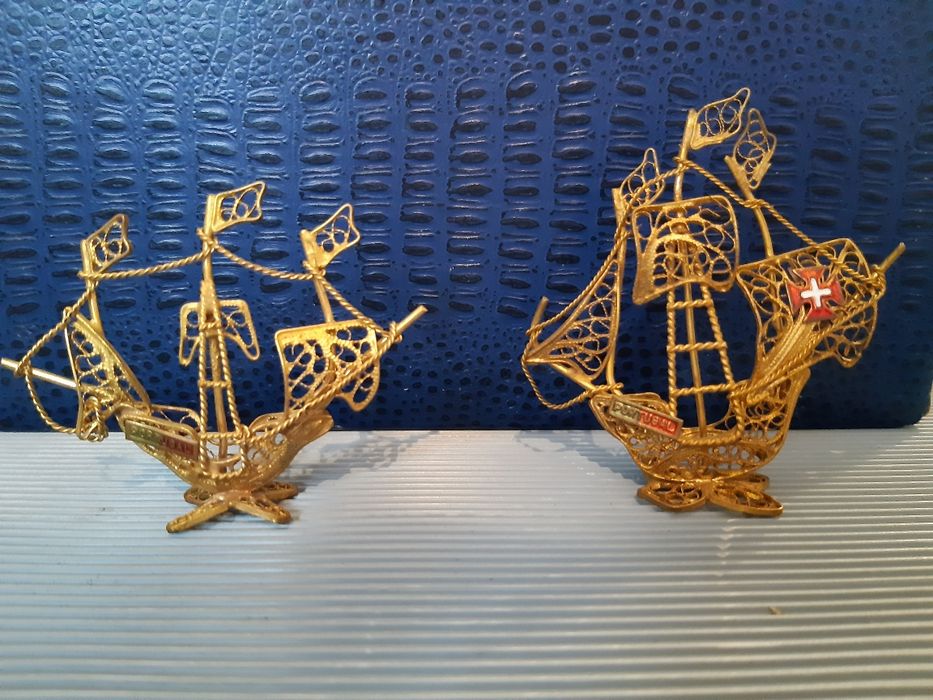 Mini réplicas de caravelas portuguesas