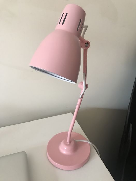 Candeeiro de mesa secretaria cor-de-rosa pastel El corte ingles