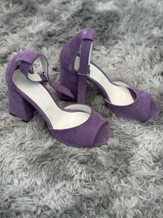 Босоножки замшевые новые