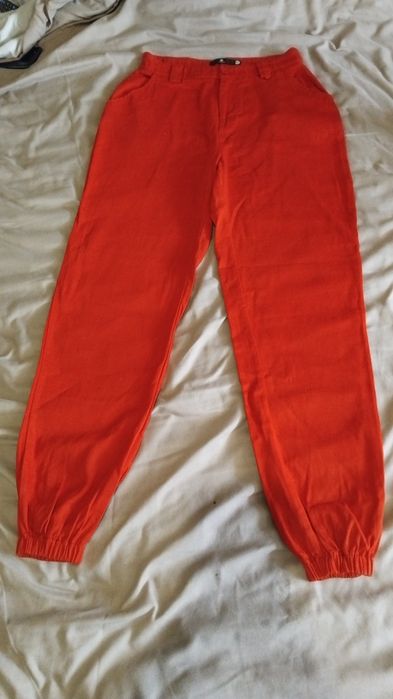 Червоні джинсів джогери