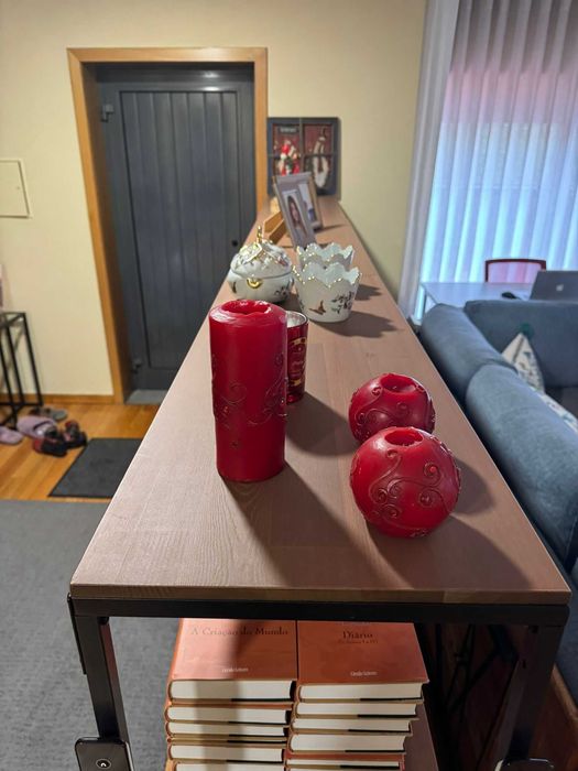 Prateleiras venda - em ótimo estado