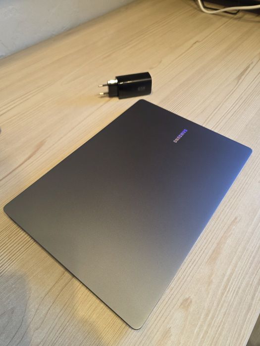 Samsung Galaxy Book4 Pro 14" (2024) | 7 циклів | 16/512 GB | Dynamic AMOLED 2X 120Hz