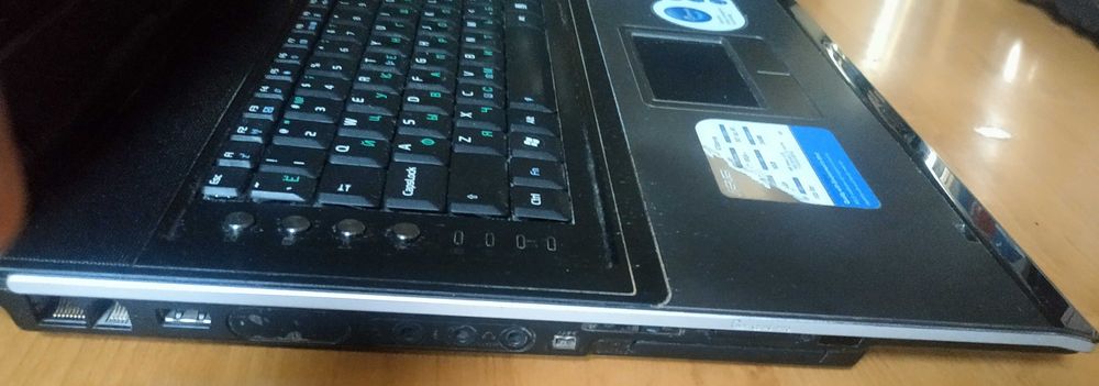 Ноутбук ASUS A7U 17"! ОС - WIN7 Работает без ремонтов!Смотреть фильмы.