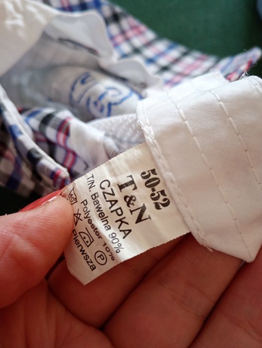 Czapki z daszkiem  dla  3-4 latka