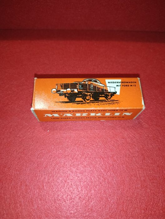 Marklin 4504 Vagão Mercadorias com Ford Taunus 12M