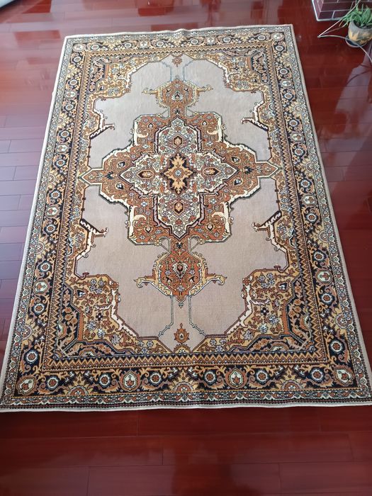 Килим шерсть новий 2 м х3 м новий