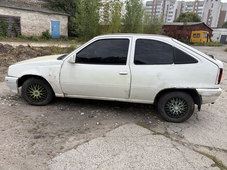 Продам опель кадет на ходу