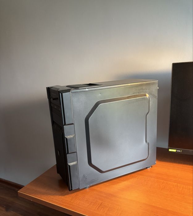 Komputer gamingowy + Monitor LG 32cali 165hz Kierownica Logitech g29