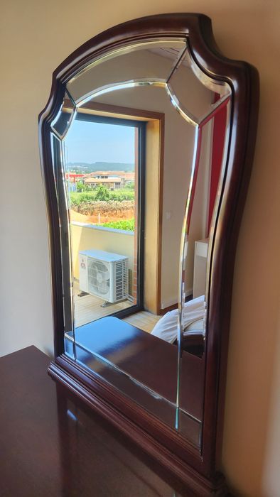 Quarto completo em madeira maciça de cerejeira – Excelente estado