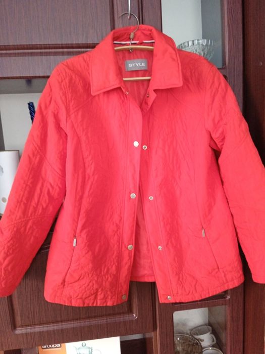 Продам жіночу куртку