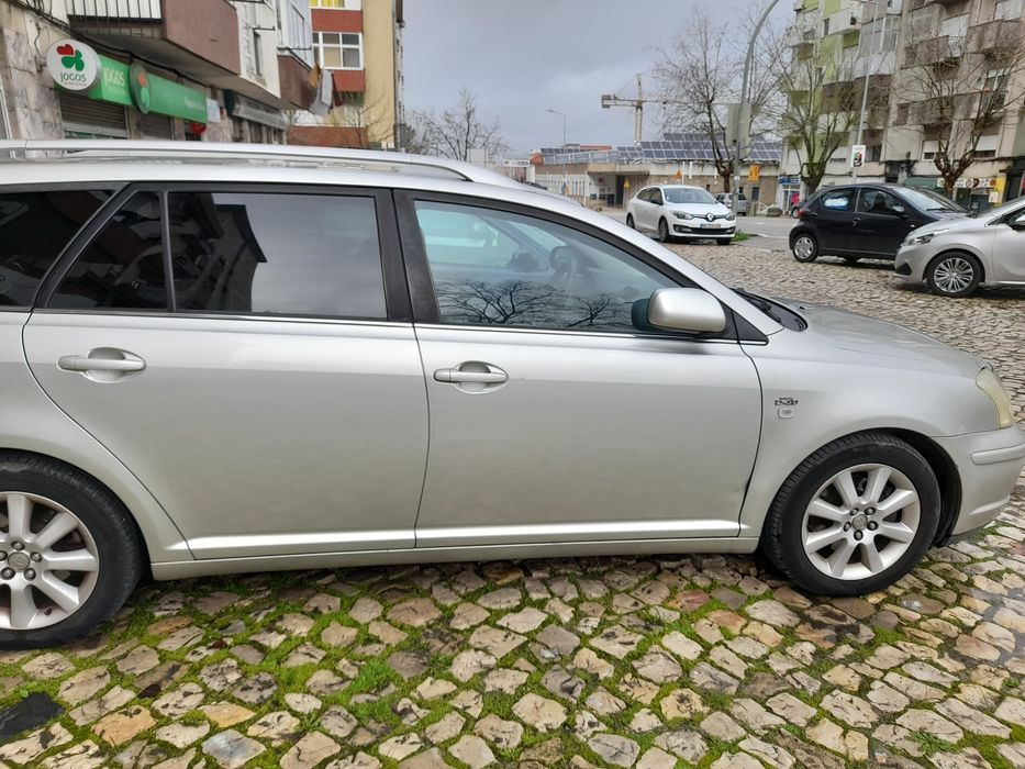 Toyota  Avensis   2.0  Disel