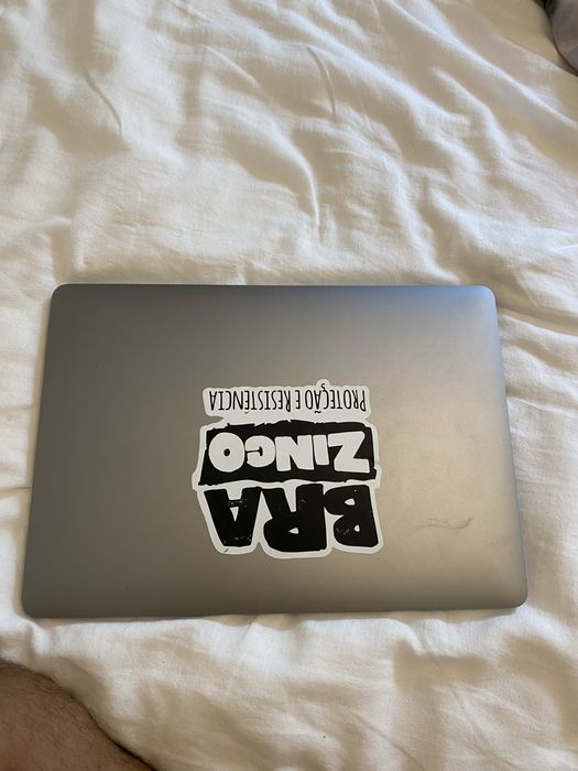 Macbook M1 512gb com problema no software