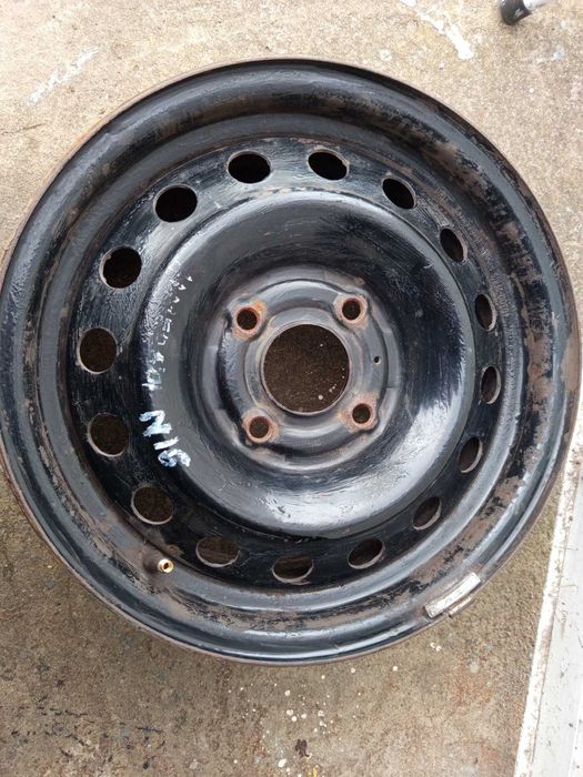 Диск р15. Нісан альмера.