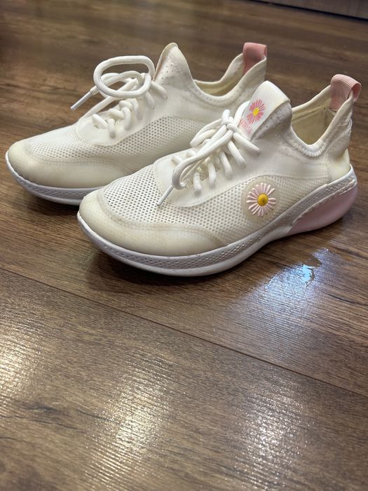 Кросівки для дівчинки