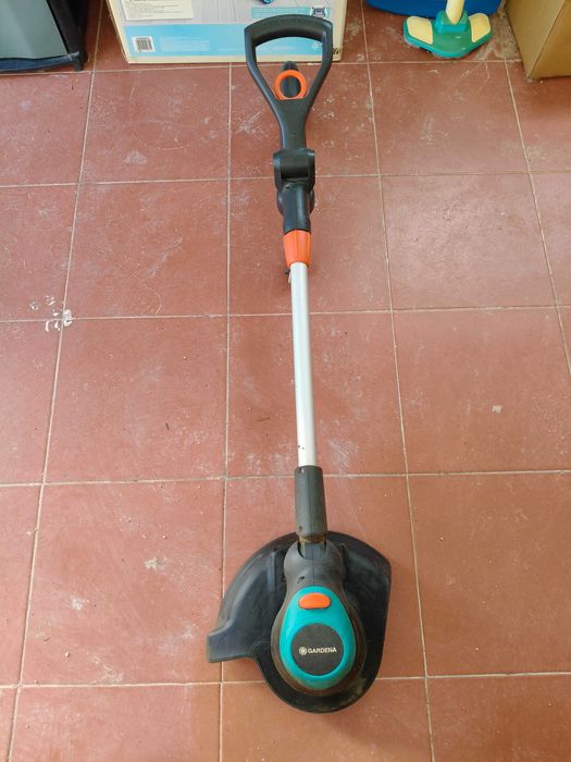 Aparador relva elétrico