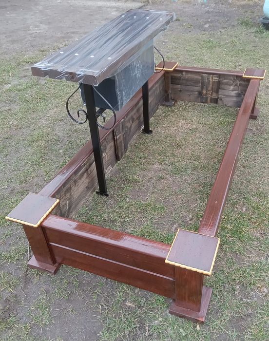 Пам'ятники.  надмогильники, обрамівка, надгробники,квітник.