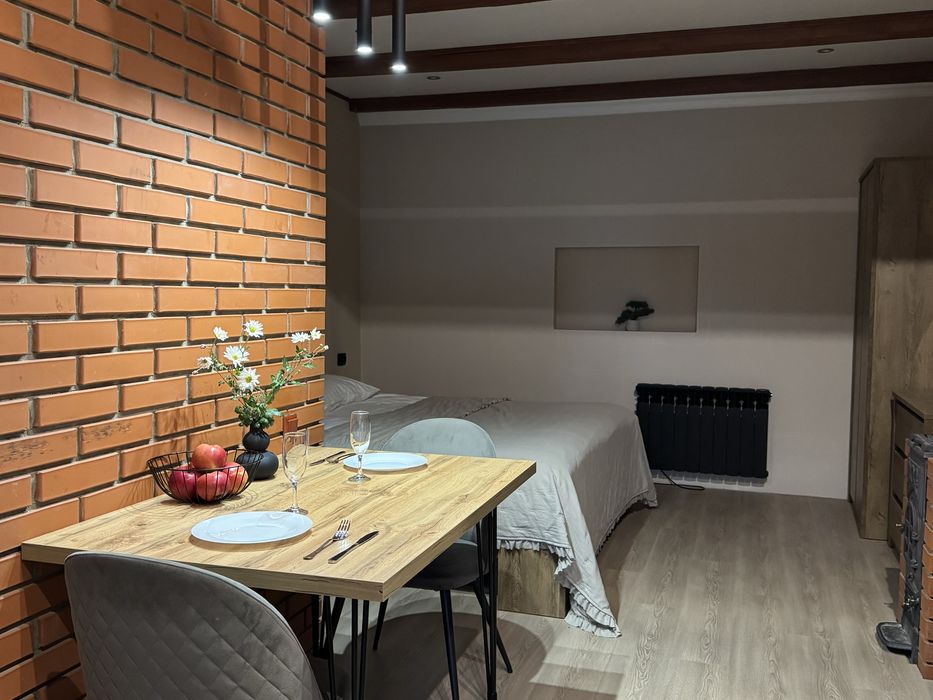 Світло 24/7. Будинок центр на 2-х з великим ліжком рн ХНУВС .