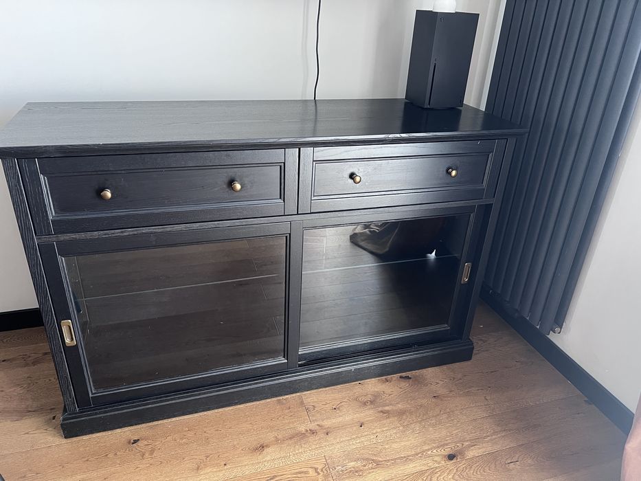 Komoda czarna z witryna