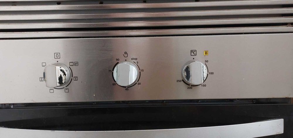 Fogão -Forno Zanussi elétrico. Novo preço