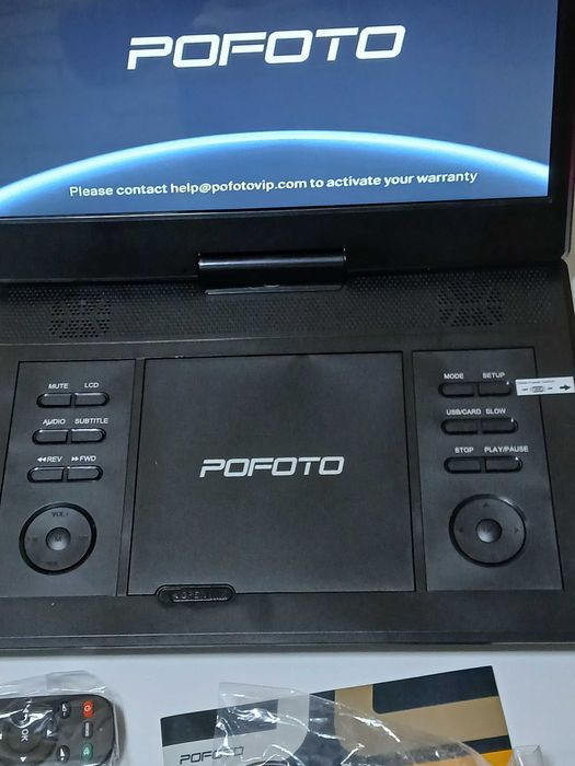 Przenośny odtwarzacz DVD z obrotowym ekranem HD o przekątnej 14,1 cala