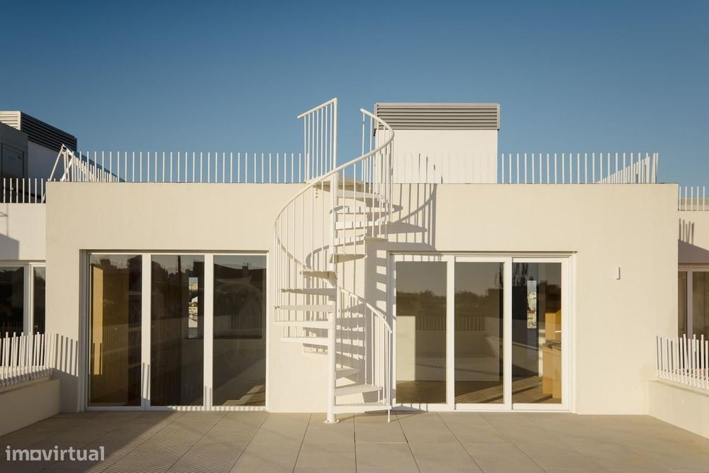 Penthouse T5 com vista, Campo Mártires da Pátria, Lisboa