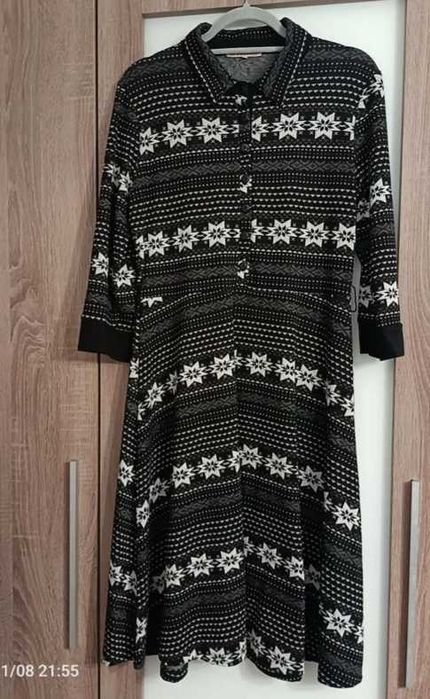 Sukienka dzianinowa z rękawem 3/4 na okres świąteczny rozmiar 42