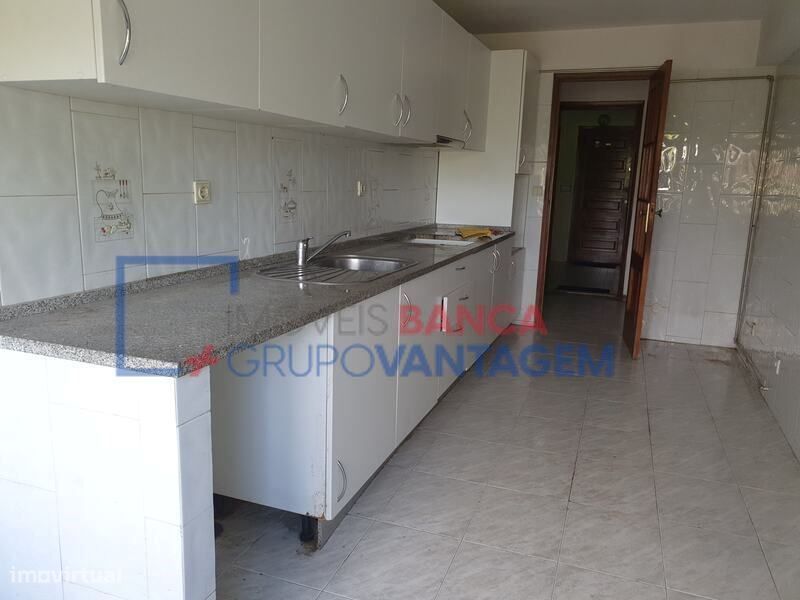 Apartamento T3 102 m2, situado em Santa Marinha