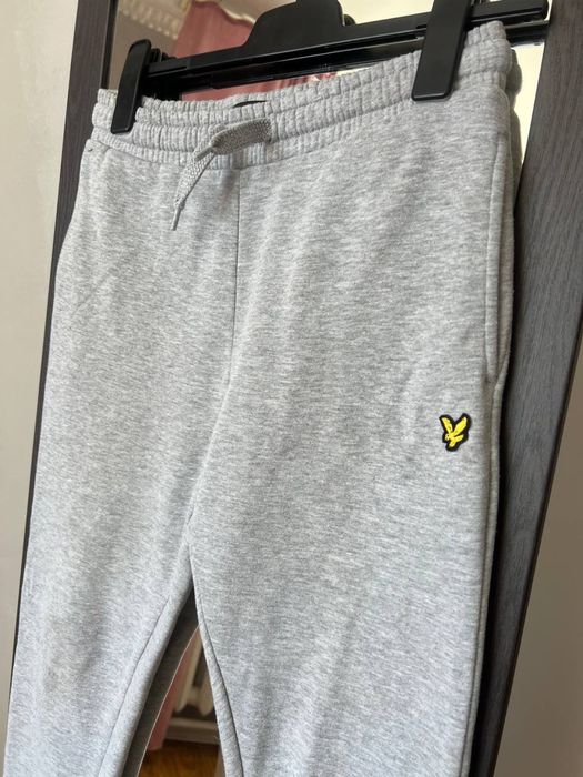 Сірі спортивні штани Lyle & Scott