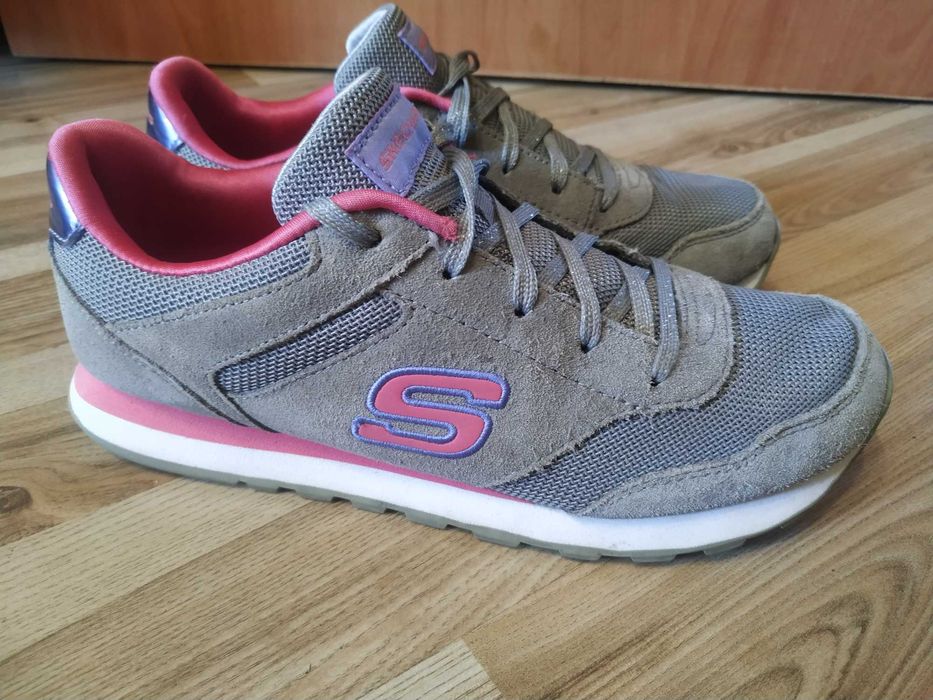 Кроссовки женские skechers размер 39-40.