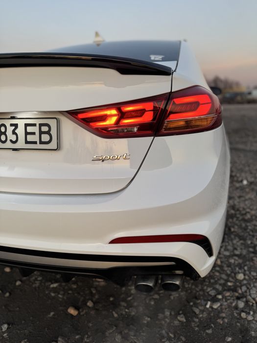 Hyundai Elantra Sport  2018 White 1.6L turbo