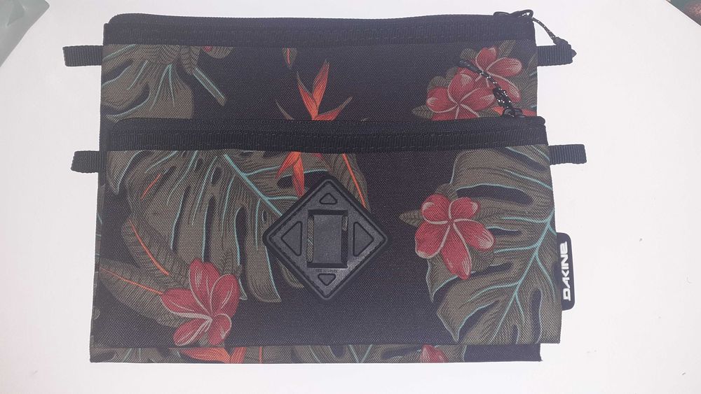 2 bolsas necessaire Dakine