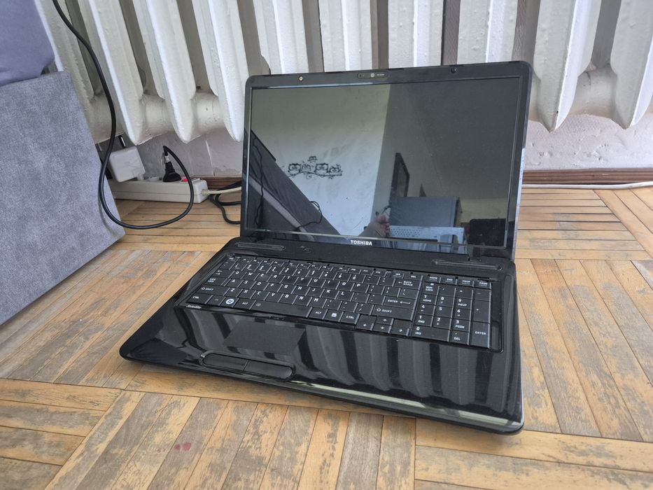 Laptop Toshiba Satellite L670 uszkodzony