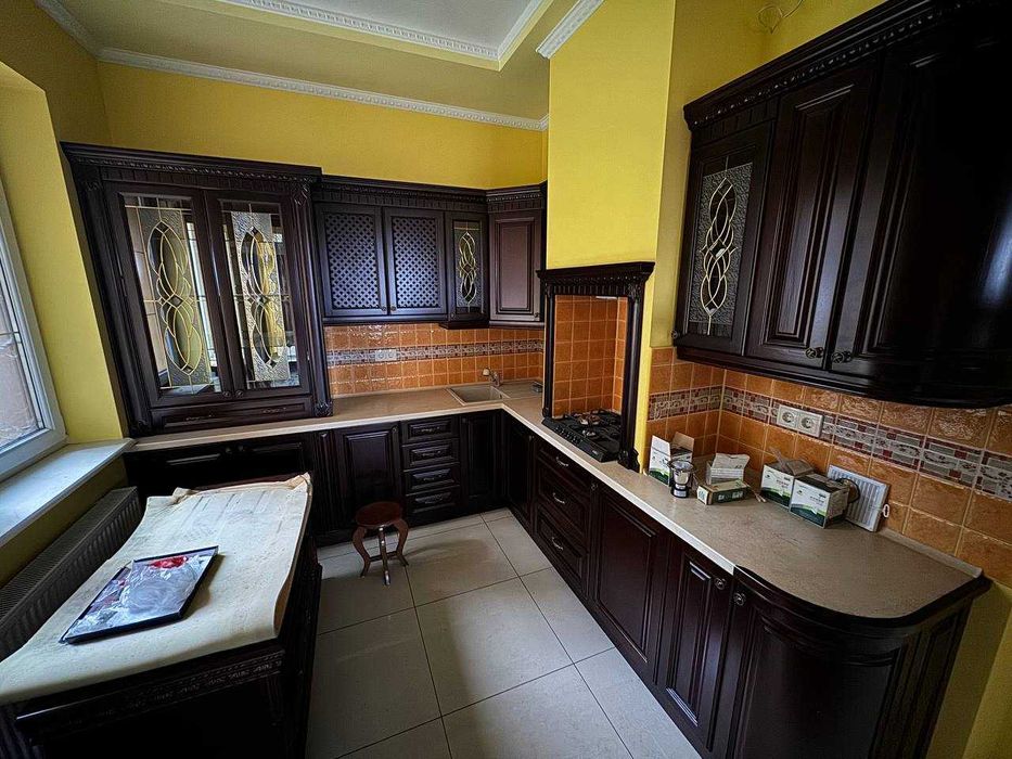 Продається двоповерховий  будинок у Брюховичах поряд з лісом