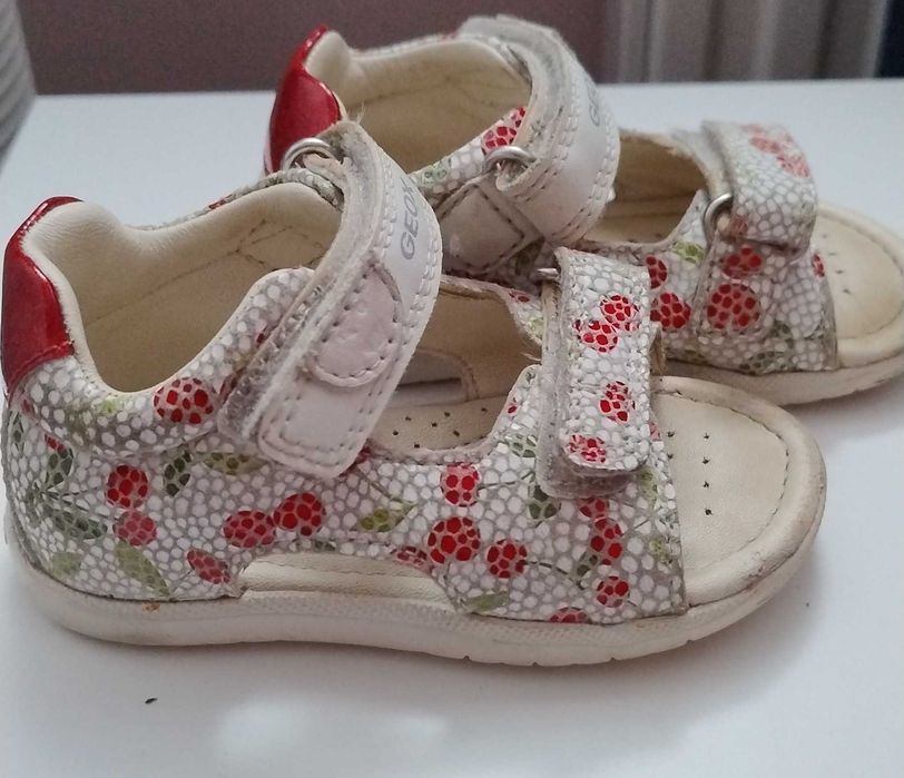 Dziewczęce sandałki Geox r. 20