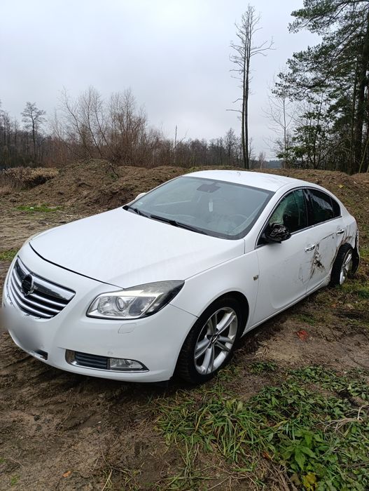 Opel Insignia uszkodzony