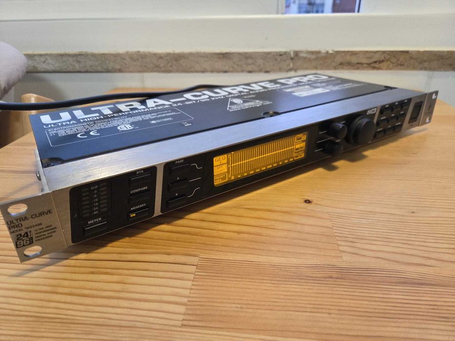Behringer Ultra-Curve Pro DEQ2496 Processador Áudio Digital